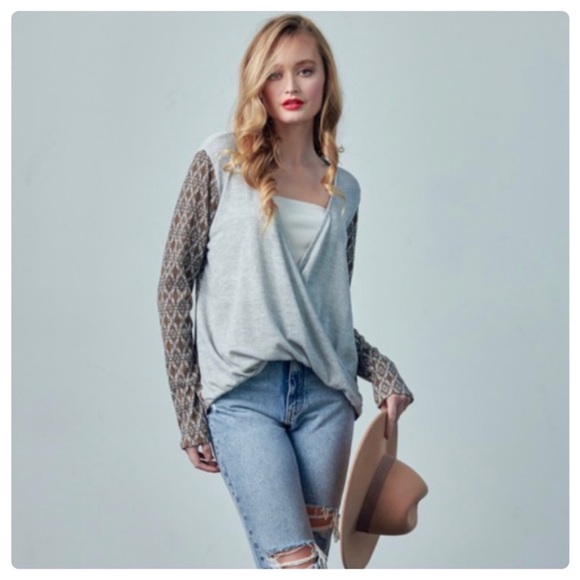 FALL CONTRAST TOP🖤New item in our Boutique🖤🖤 - Picture 5 of 8